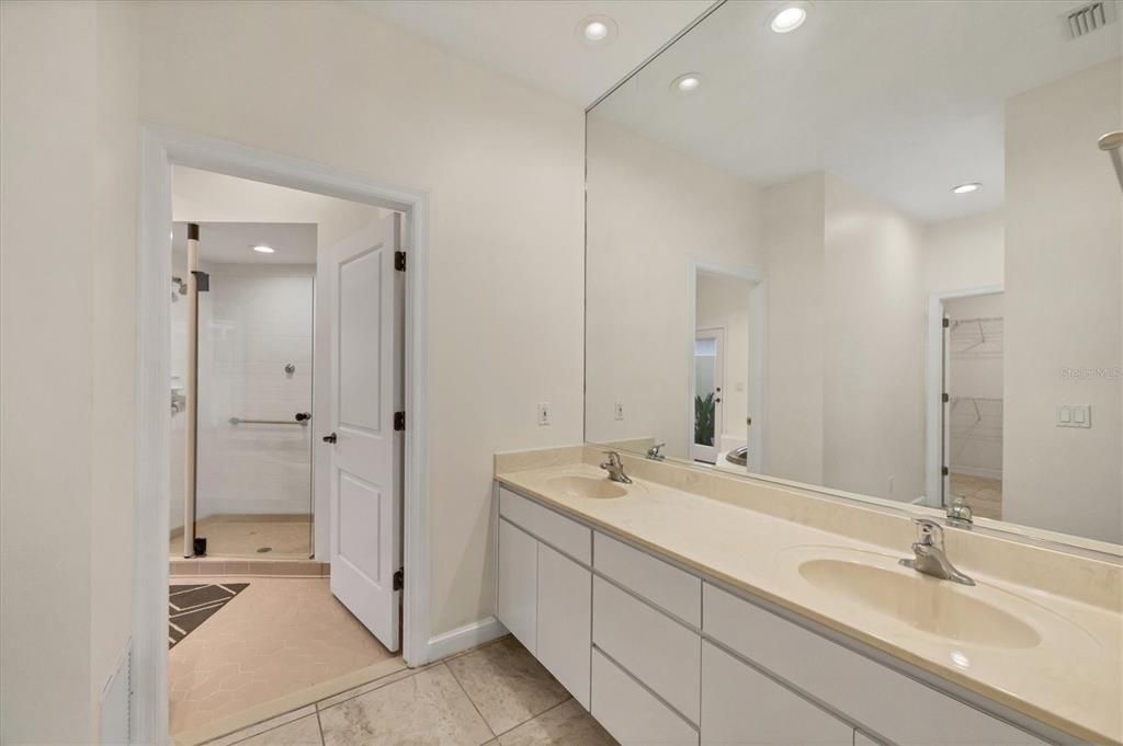 For Sale: $495,000 (3 beds, 2 baths, 2455 Square Feet)