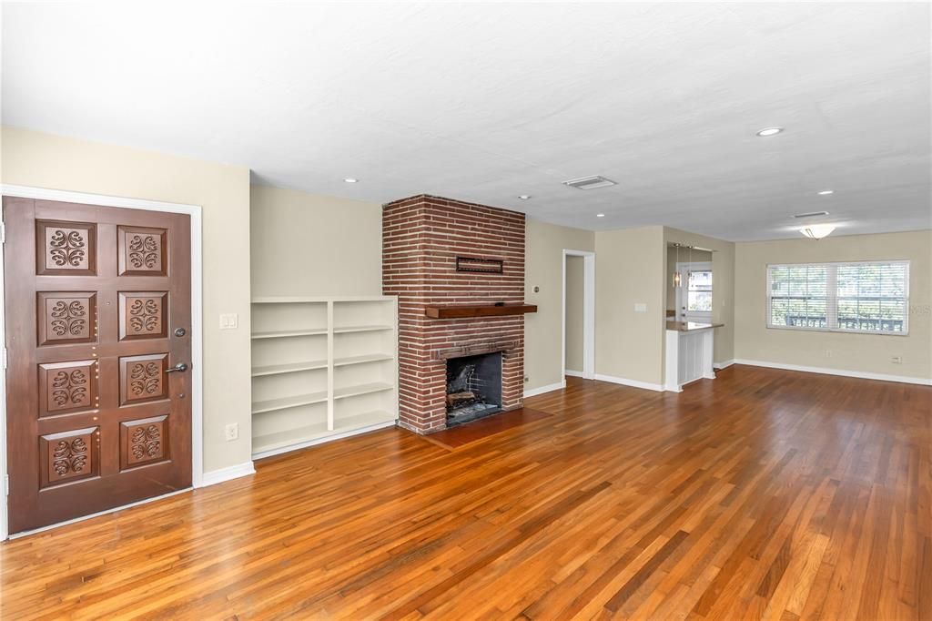 En Venta: $554,000 (4 camas, 3 baños, 1929 Pies cuadrados)