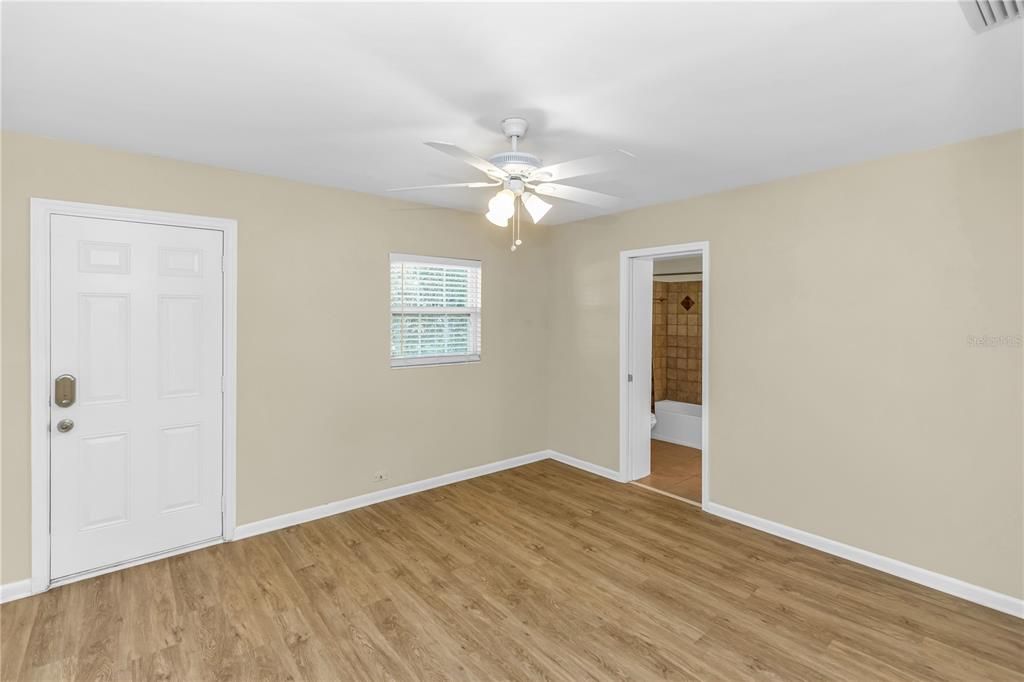 En Venta: $554,000 (4 camas, 3 baños, 1929 Pies cuadrados)