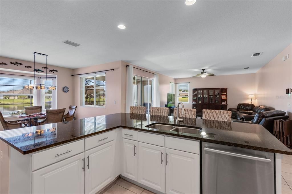 На продажу: $555,000 (3 спален, 3 ванн, 2494 Квадратных фут)