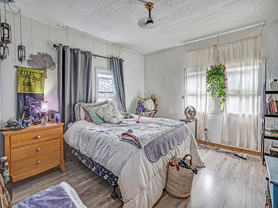 На продажу: $140,000 (2 спален, 2 ванн, 960 Квадратных фут)