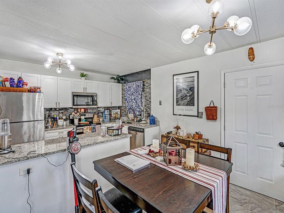 На продажу: $140,000 (2 спален, 2 ванн, 960 Квадратных фут)