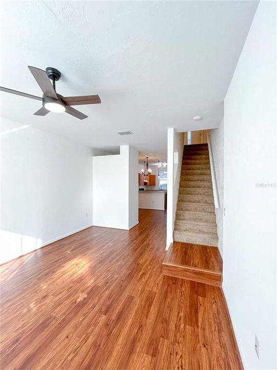 出租: $1,600 (2 贝兹, 2 浴室, 1114 平方英尺)