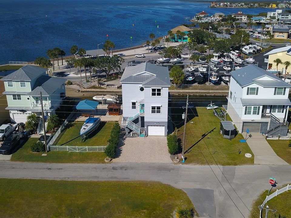 For Sale: $1,375,000 (4 beds, 3 baths, 2760 Square Feet)