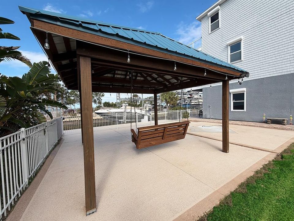 For Sale: $1,375,000 (4 beds, 3 baths, 2760 Square Feet)