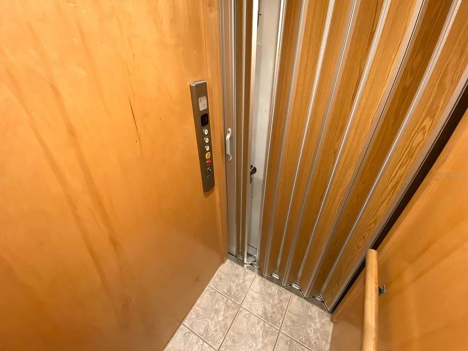 For Sale: $1,375,000 (4 beds, 3 baths, 2760 Square Feet)