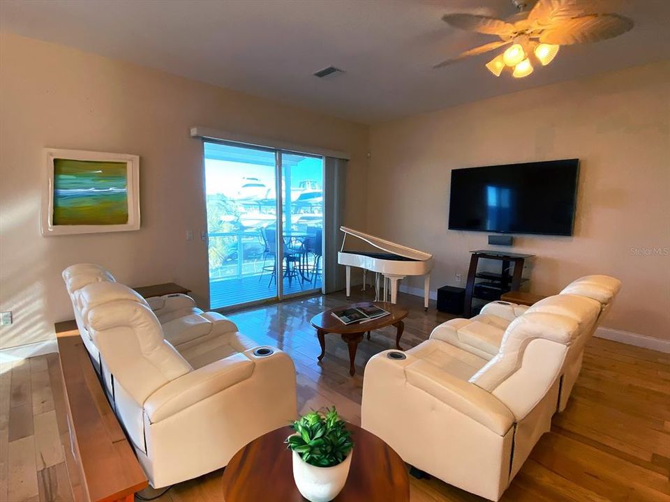 For Sale: $1,375,000 (4 beds, 3 baths, 2760 Square Feet)