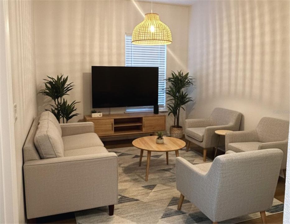 En Venta: $369,990 (3 camas, 2 baños, 2000 Pies cuadrados)