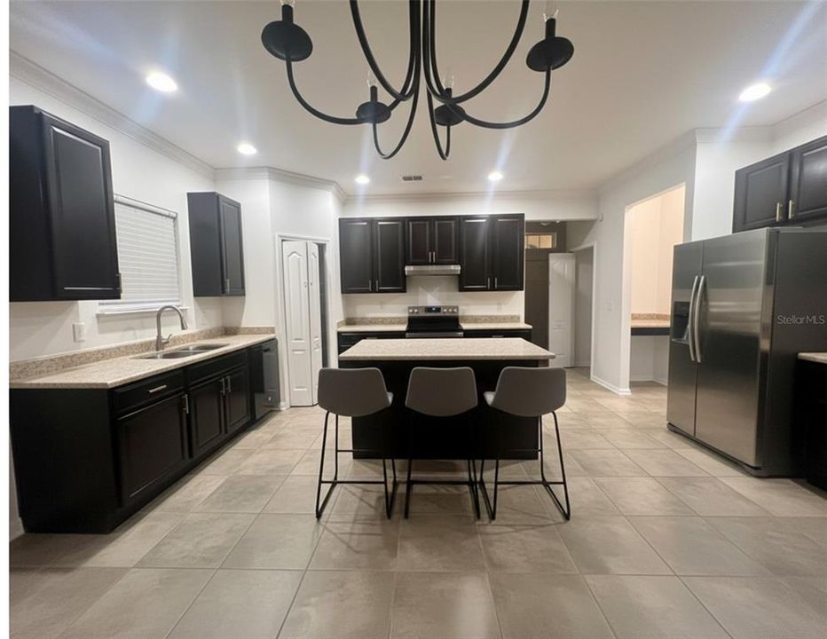 En Venta: $369,990 (3 camas, 2 baños, 2000 Pies cuadrados)