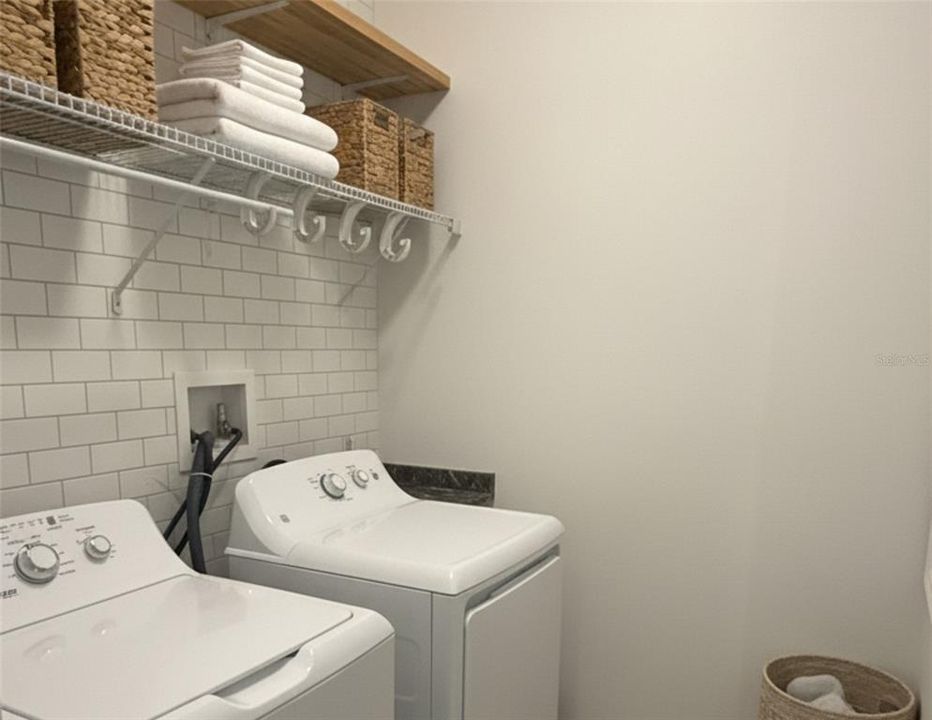 En Venta: $369,990 (3 camas, 2 baños, 2000 Pies cuadrados)