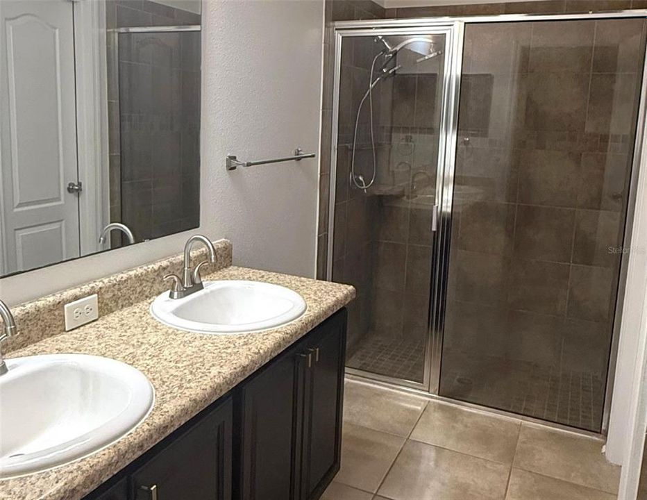 En Venta: $369,990 (3 camas, 2 baños, 2000 Pies cuadrados)