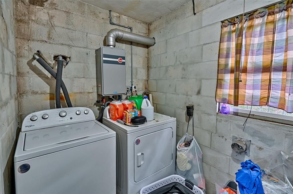 Под контрактом: $159,900 (3 спален, 2 ванн, 1156 Квадратных фут)