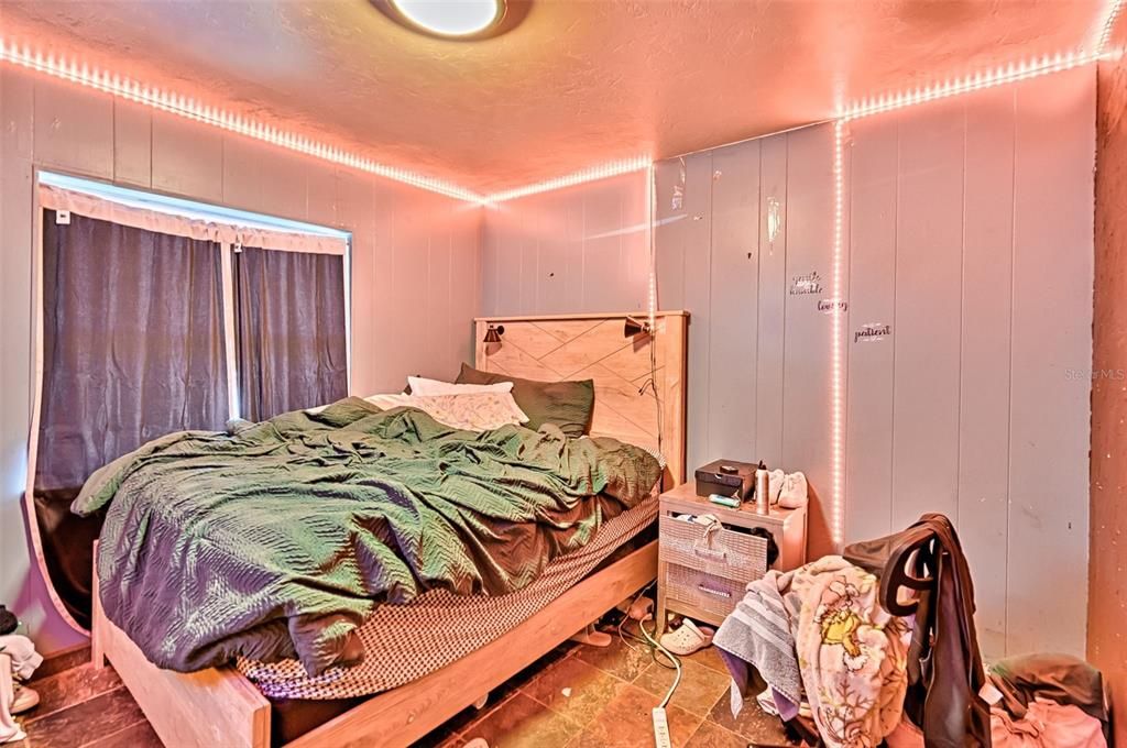 Под контрактом: $159,900 (3 спален, 2 ванн, 1156 Квадратных фут)