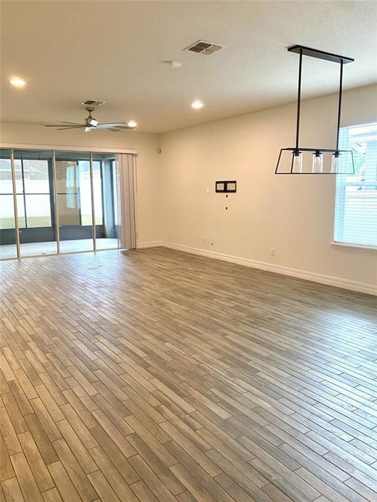 For Rent: $3,000 (4 beds, 2 baths, 2170 Square Feet)