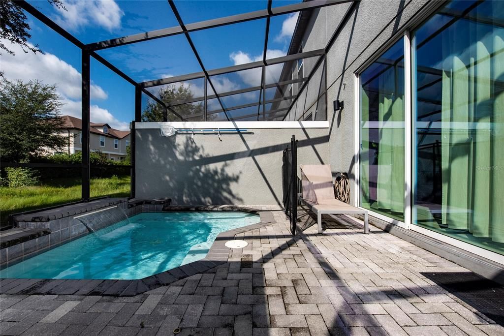 На продажу: $463,990 (4 спален, 3 ванн, 1752 Квадратных фут)