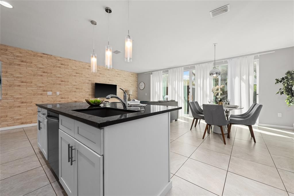 На продажу: $463,990 (4 спален, 3 ванн, 1752 Квадратных фут)