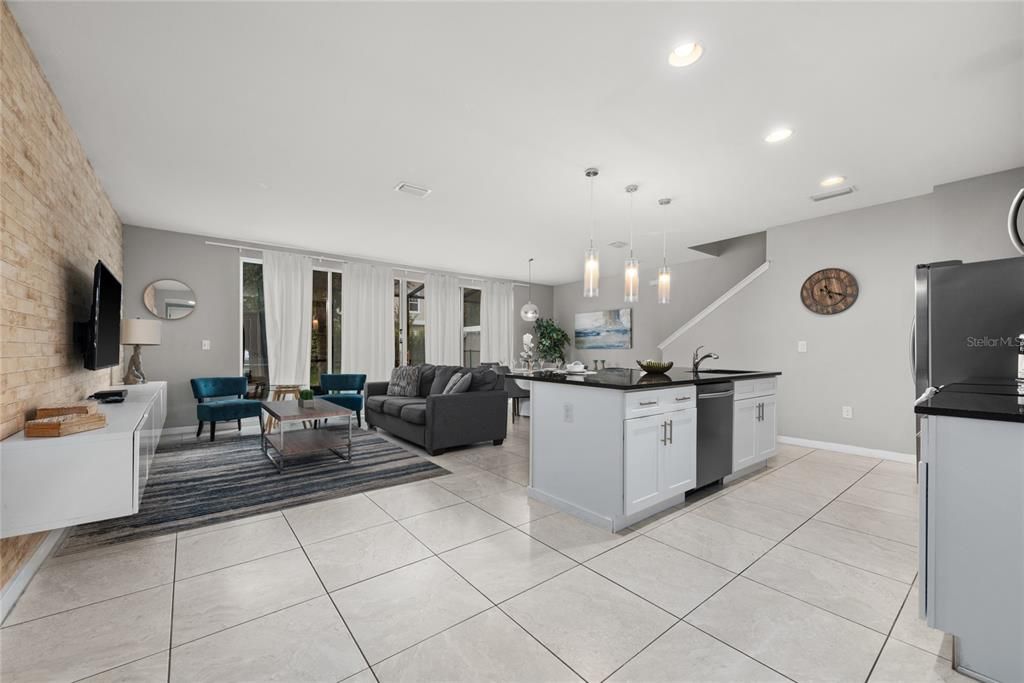 На продажу: $463,990 (4 спален, 3 ванн, 1752 Квадратных фут)