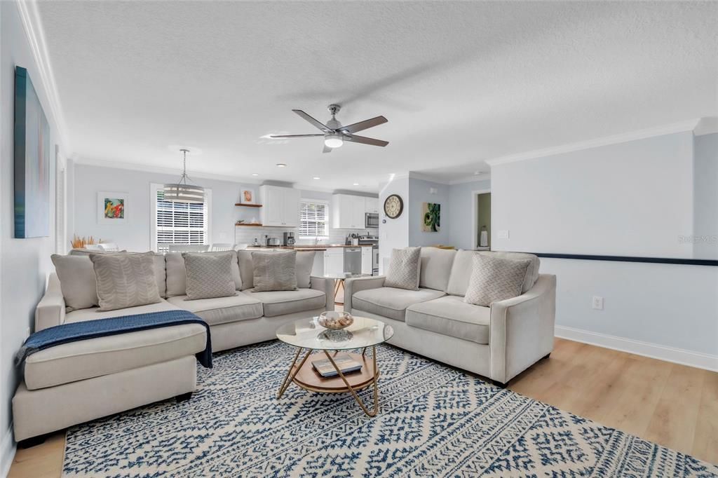 En Venta: $1,345,000 (3 camas, 3 baños, 1590 Pies cuadrados)