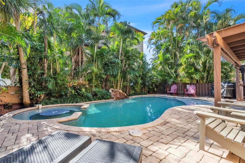 En Venta: $1,345,000 (3 camas, 3 baños, 1590 Pies cuadrados)