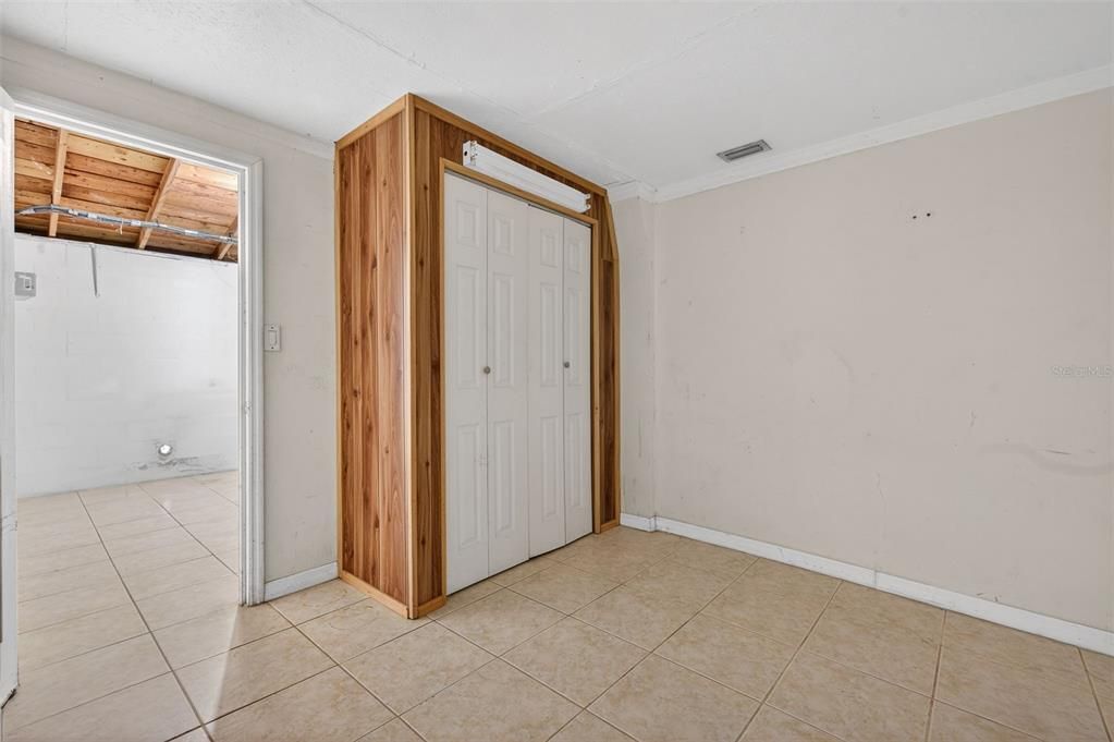 待售: $99,000 (2 贝兹, 1 浴室, 840 平方英尺)