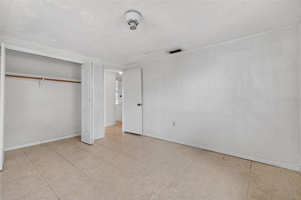 待售: $99,000 (2 贝兹, 1 浴室, 840 平方英尺)