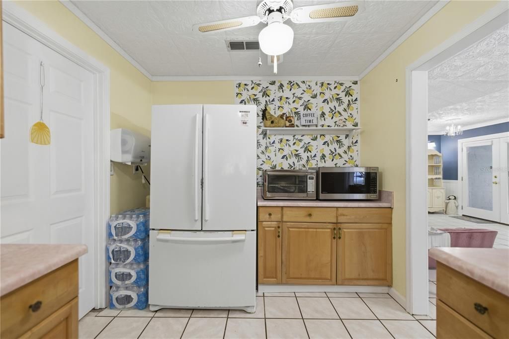 For Sale: $340,000 (5 beds, 4 baths, 3318 Square Feet)