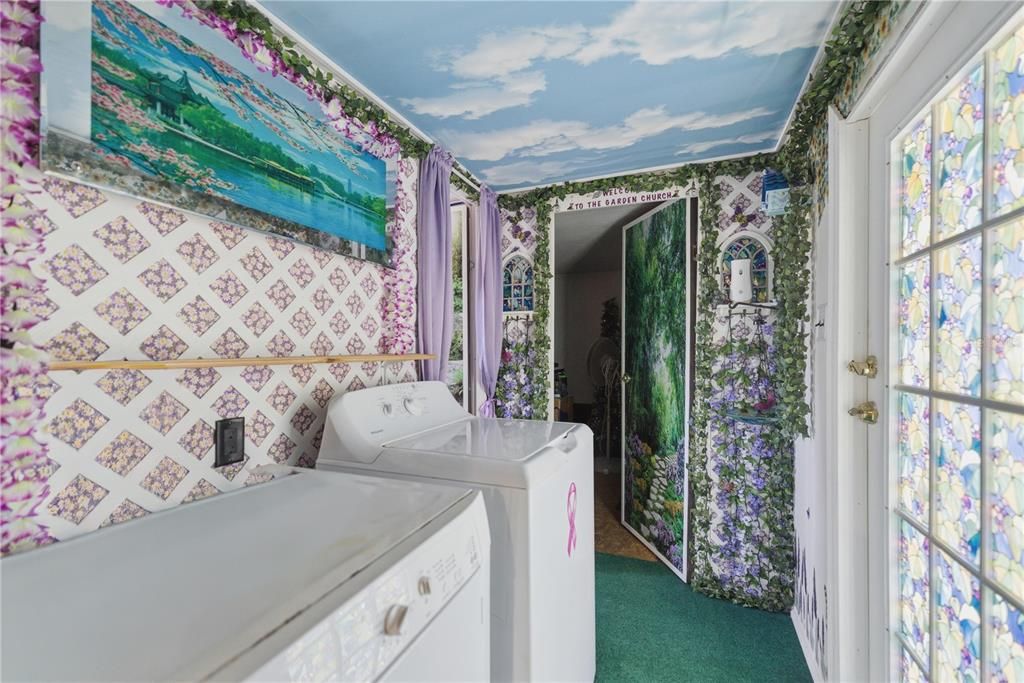 For Sale: $340,000 (5 beds, 4 baths, 3318 Square Feet)