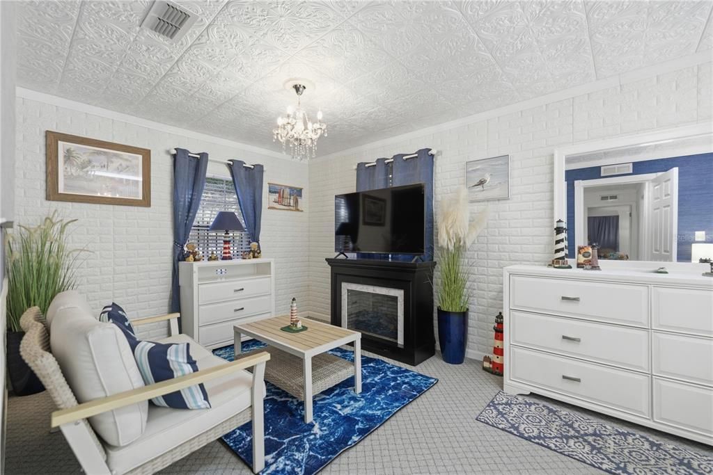 For Sale: $340,000 (5 beds, 4 baths, 3318 Square Feet)