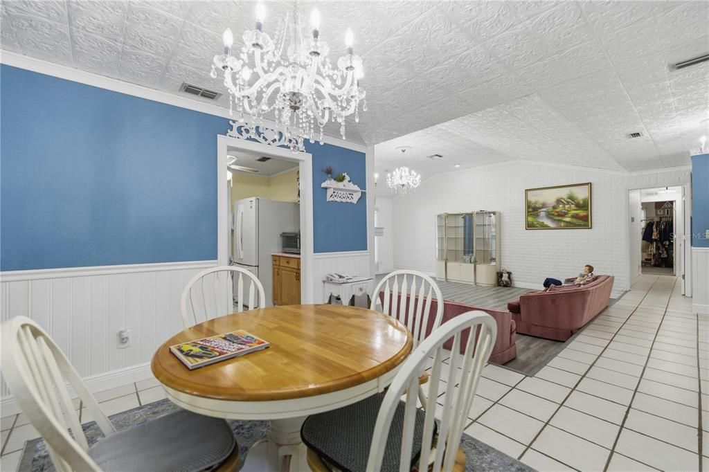 For Sale: $340,000 (5 beds, 4 baths, 3318 Square Feet)