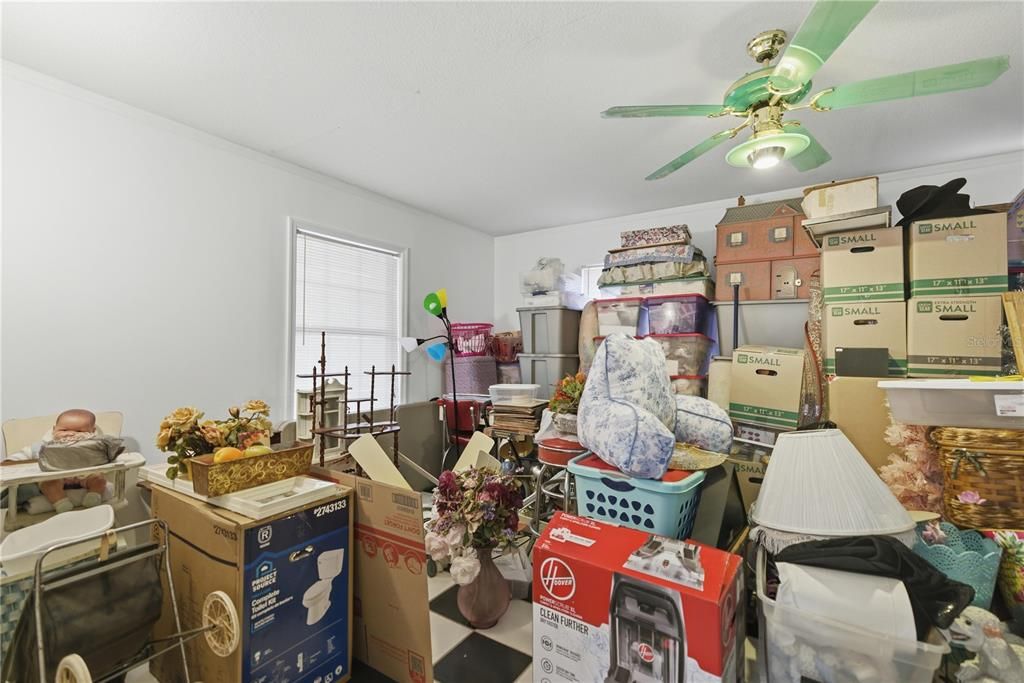 For Sale: $340,000 (5 beds, 4 baths, 3318 Square Feet)