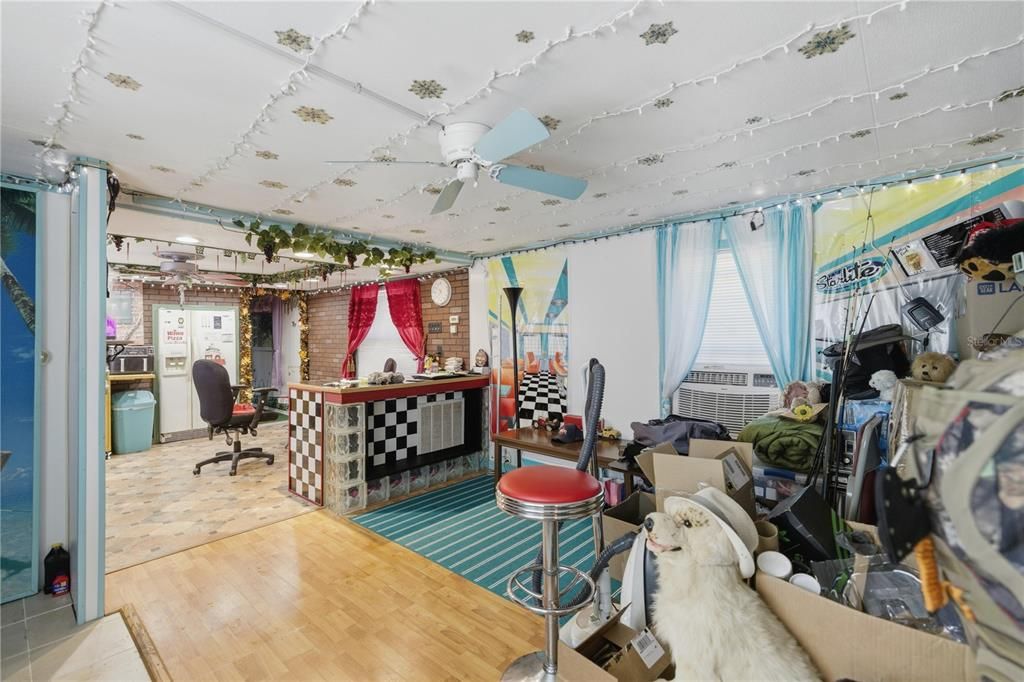 For Sale: $340,000 (5 beds, 4 baths, 3318 Square Feet)