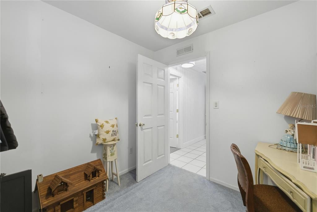 For Sale: $340,000 (5 beds, 4 baths, 3318 Square Feet)