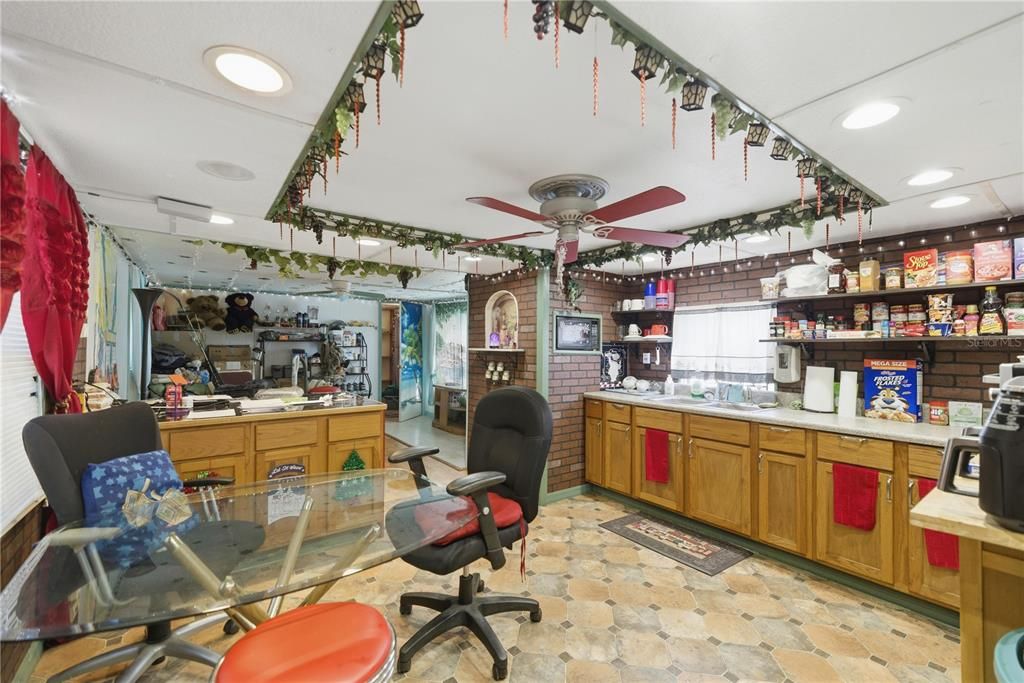 For Sale: $340,000 (5 beds, 4 baths, 3318 Square Feet)