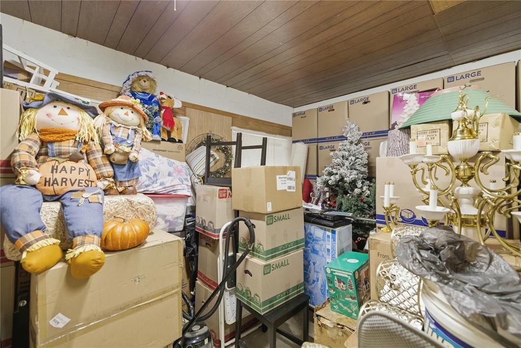 For Sale: $340,000 (5 beds, 4 baths, 3318 Square Feet)