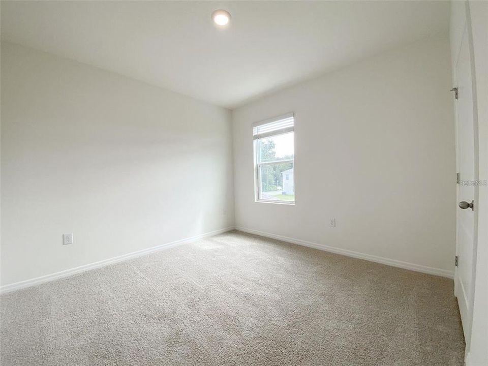 For Sale: $384,000 (5 beds, 3 baths, 2522 Square Feet)