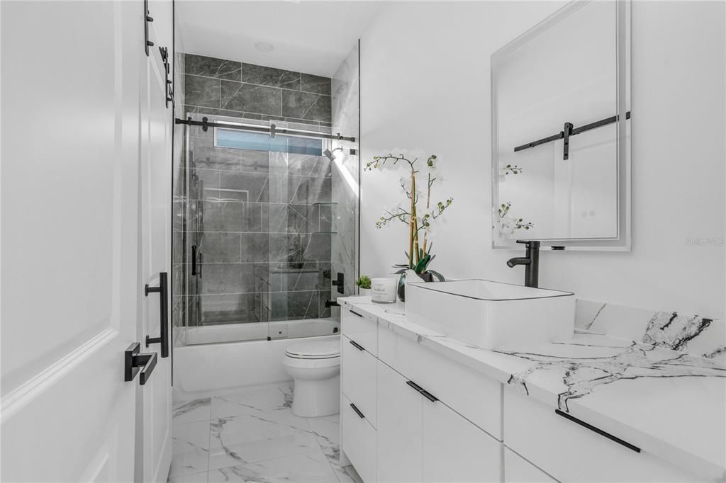 En Venta: $675,000 (4 camas, 2 baños, 1838 Pies cuadrados)