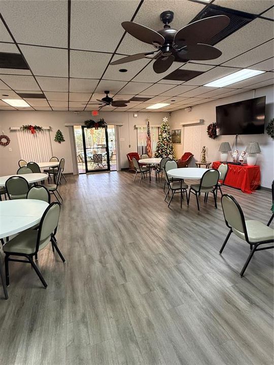 На продажу: $140,000 (2 спален, 2 ванн, 840 Квадратных фут)