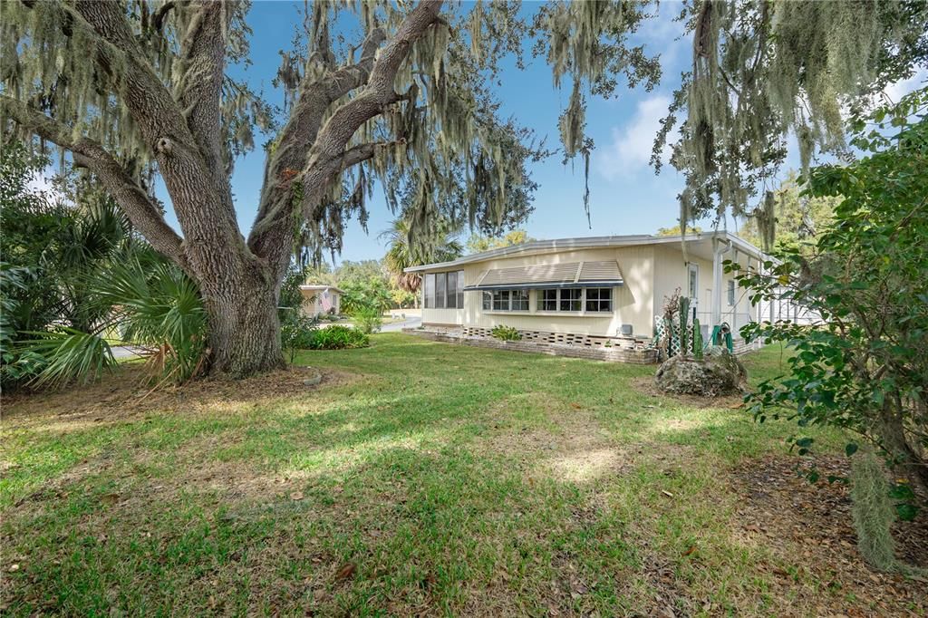 На продажу: $140,000 (2 спален, 2 ванн, 840 Квадратных фут)