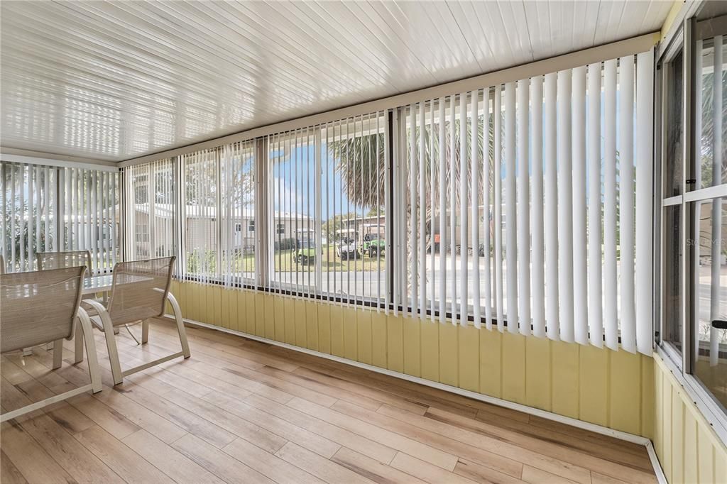 На продажу: $140,000 (2 спален, 2 ванн, 840 Квадратных фут)