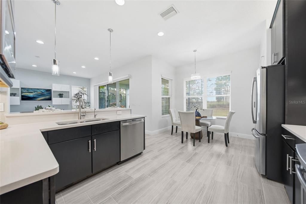 For Sale: $649,900 (4 beds, 4 baths, 2728 Square Feet)