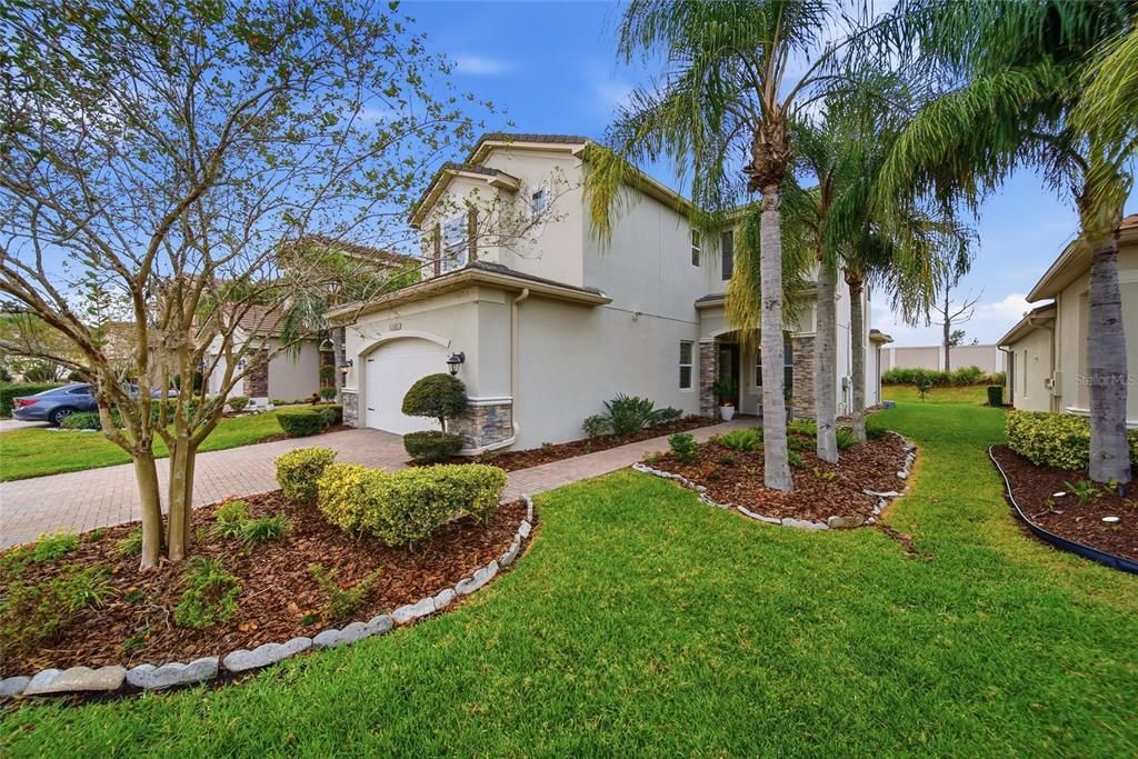 For Sale: $649,900 (4 beds, 4 baths, 2728 Square Feet)