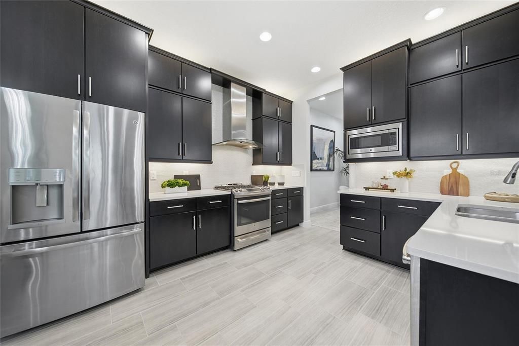 For Sale: $649,900 (4 beds, 4 baths, 2728 Square Feet)