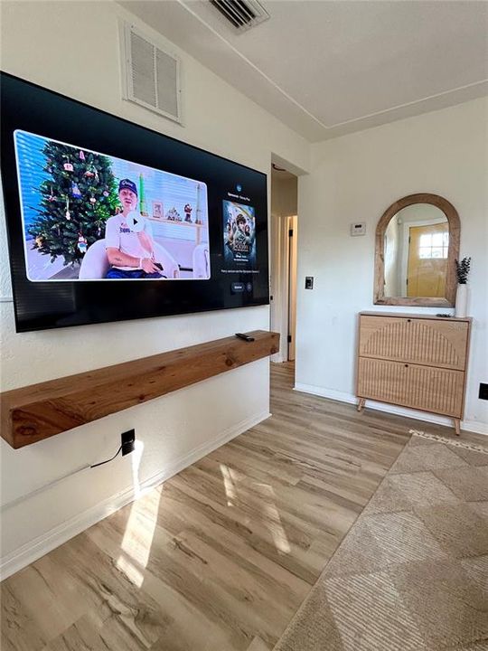 For Rent: $2,700 (3 beds, 2 baths, 1080 Square Feet)