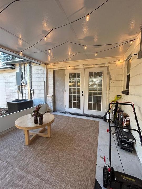 For Rent: $2,700 (3 beds, 2 baths, 1080 Square Feet)