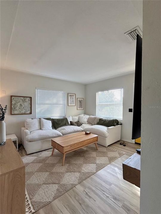 For Rent: $2,700 (3 beds, 2 baths, 1080 Square Feet)