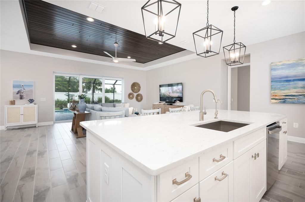 En Venta: $799,000 (3 camas, 2 baños, 2327 Pies cuadrados)