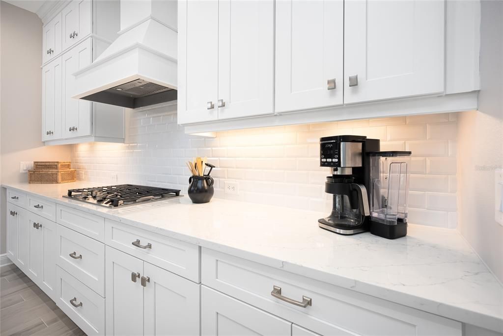 En Venta: $799,000 (3 camas, 2 baños, 2327 Pies cuadrados)