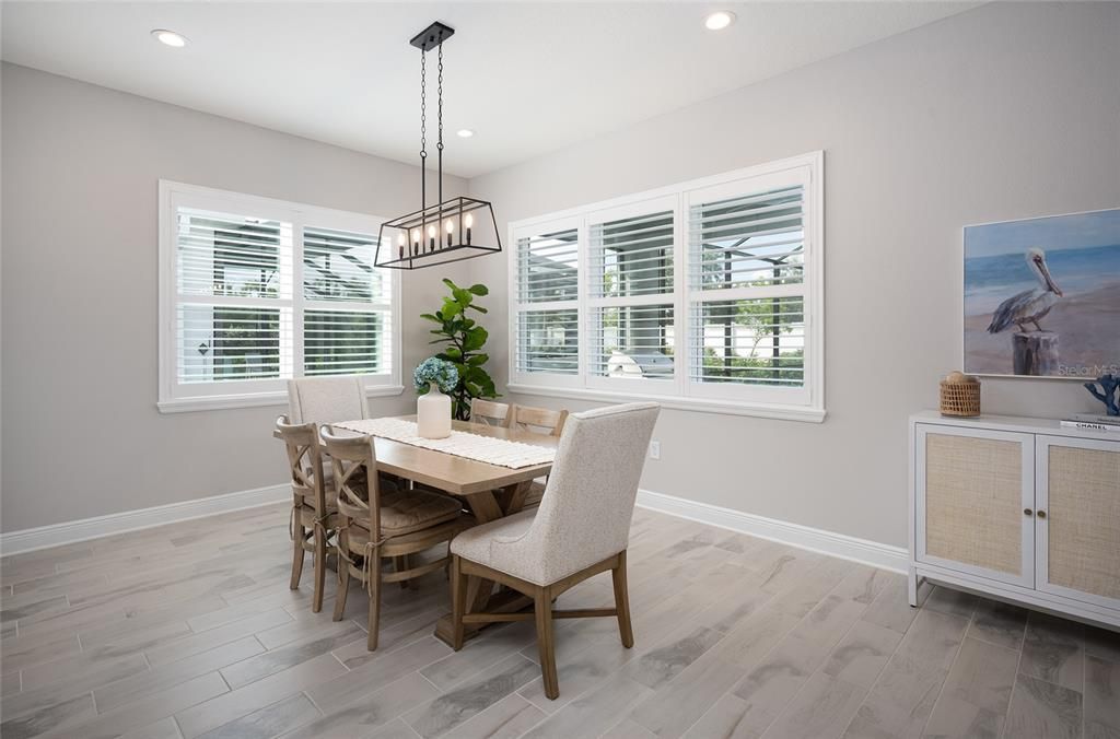 En Venta: $799,000 (3 camas, 2 baños, 2327 Pies cuadrados)