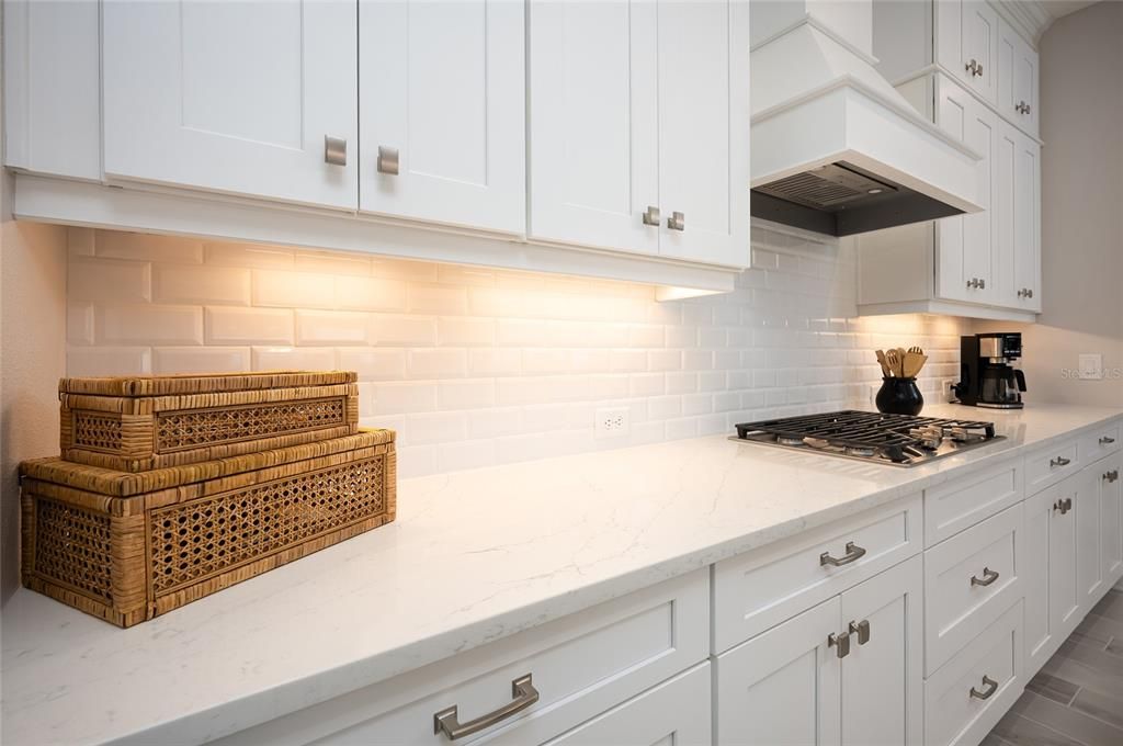 En Venta: $799,000 (3 camas, 2 baños, 2327 Pies cuadrados)