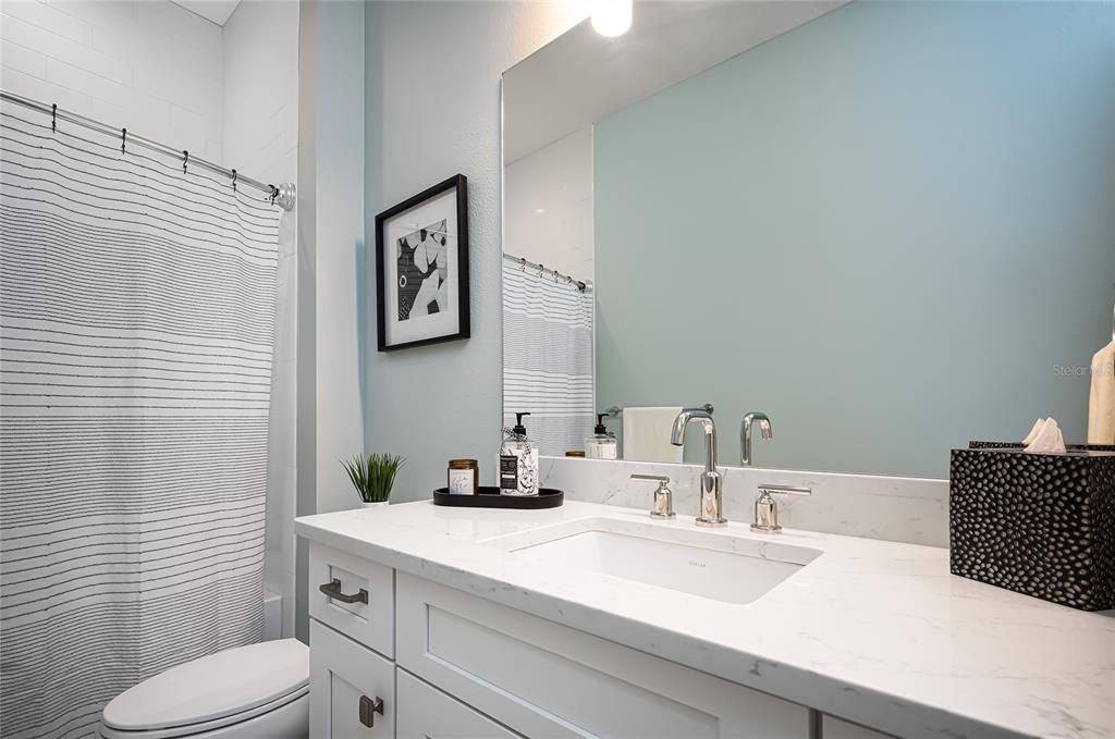 En Venta: $799,000 (3 camas, 2 baños, 2327 Pies cuadrados)